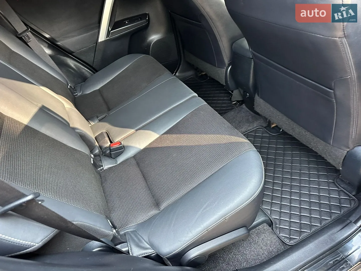 2016 Toyota RAV 4 - мініатюра 106