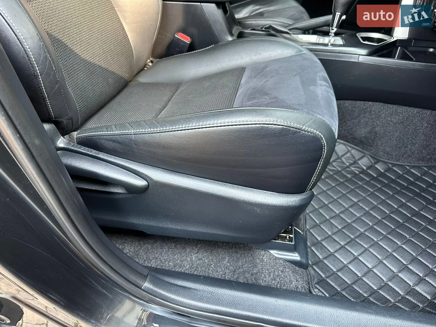 2016 Toyota RAV 4 - мініатюра 123