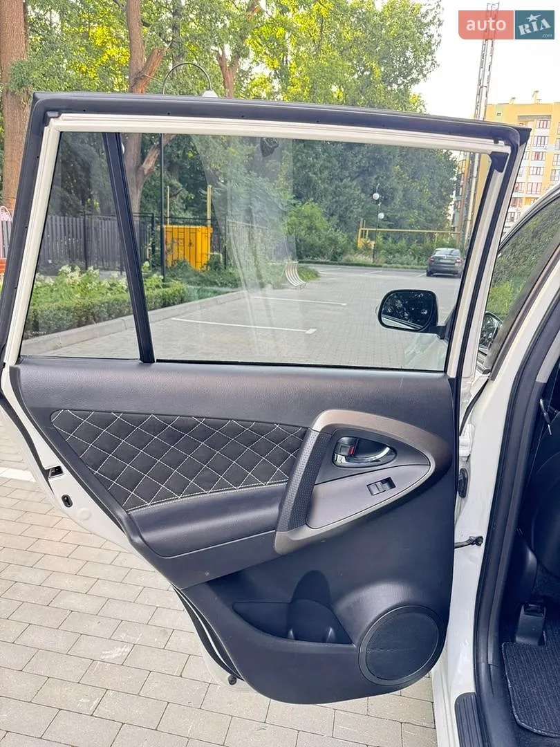 2010 Toyota RAV 4 - мініатюра 18
