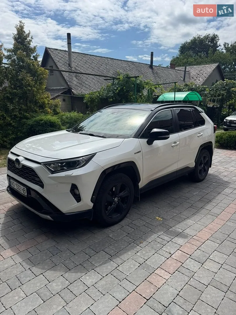 2021 Toyota RAV 4 - фото 1