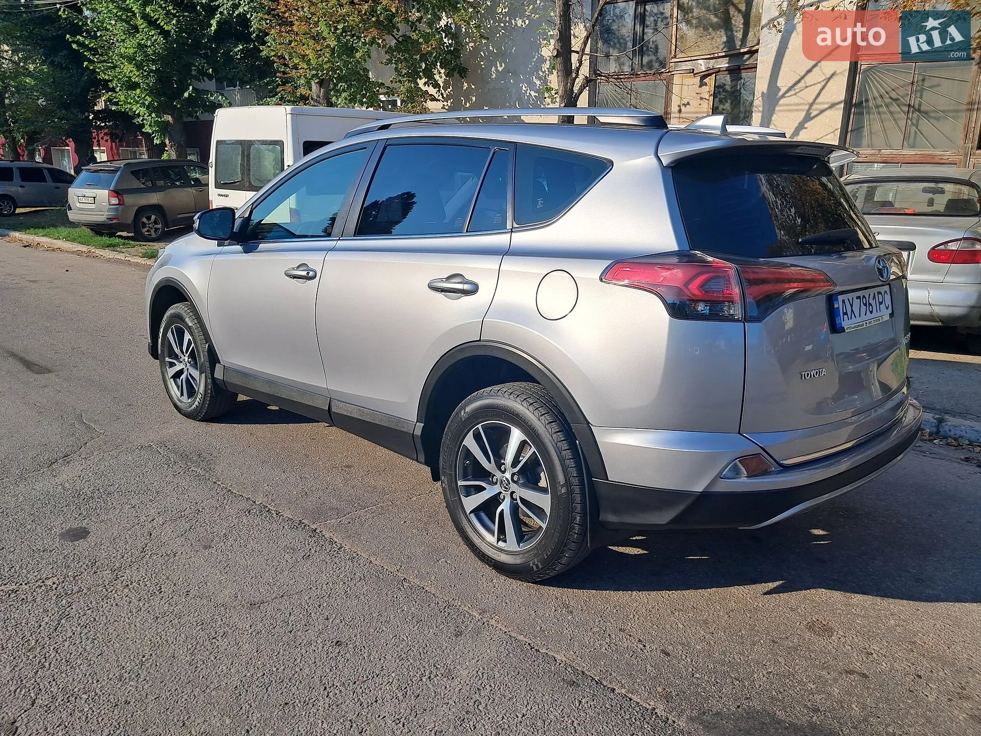 2017 Toyota RAV 4 - мініатюра 6