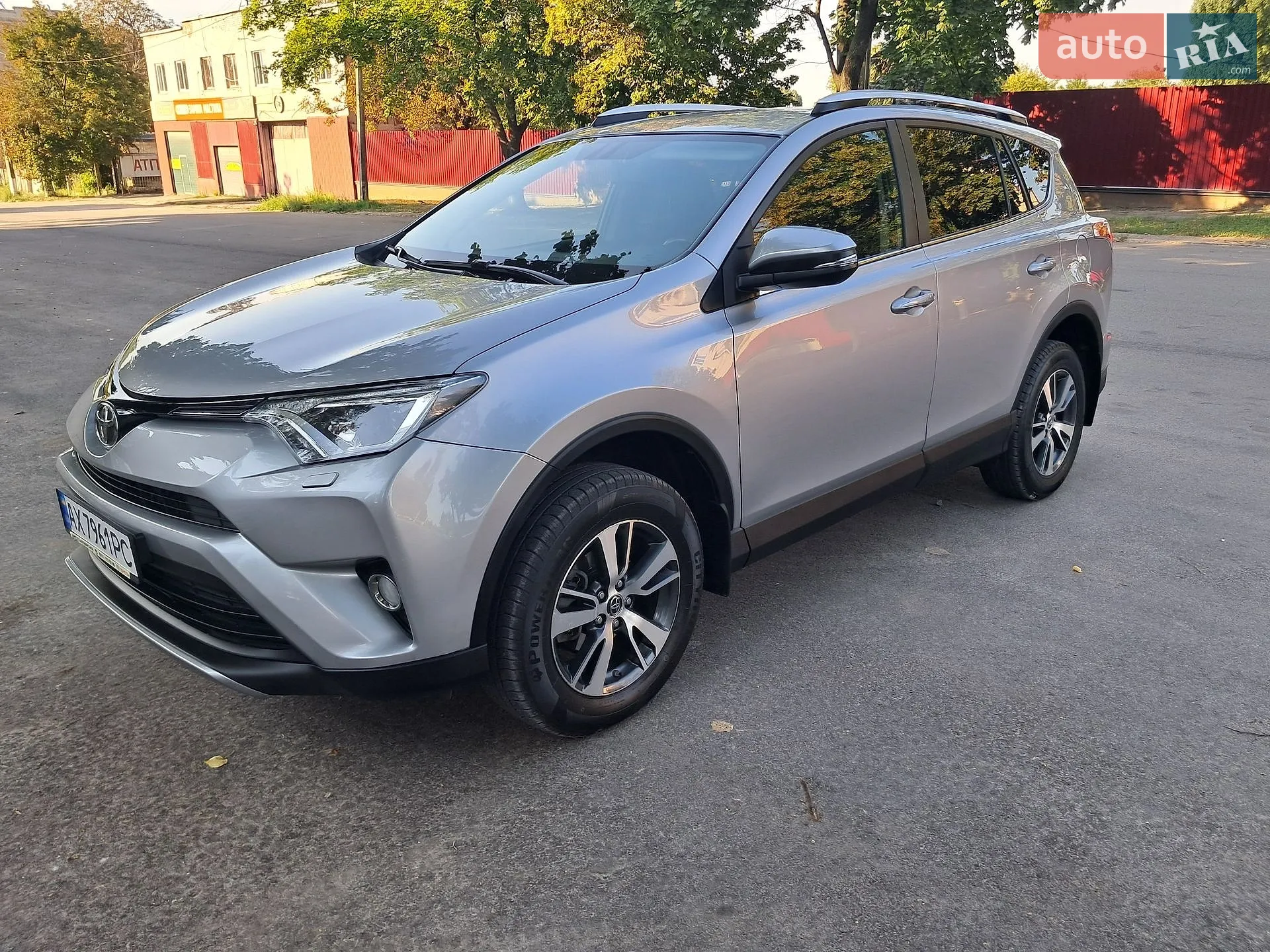 2017 Toyota RAV 4 - мініатюра 4