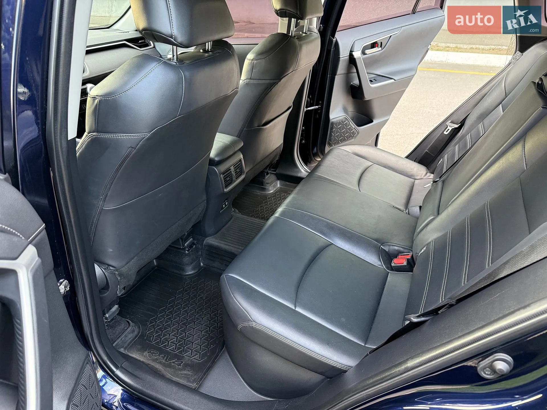 2018 Toyota RAV 4 - мініатюра 16