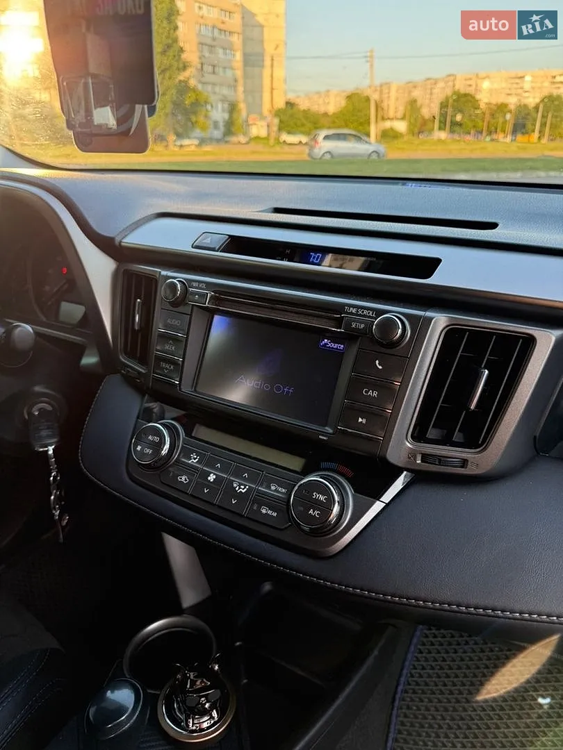 2013 Toyota RAV 4 - мініатюра 7