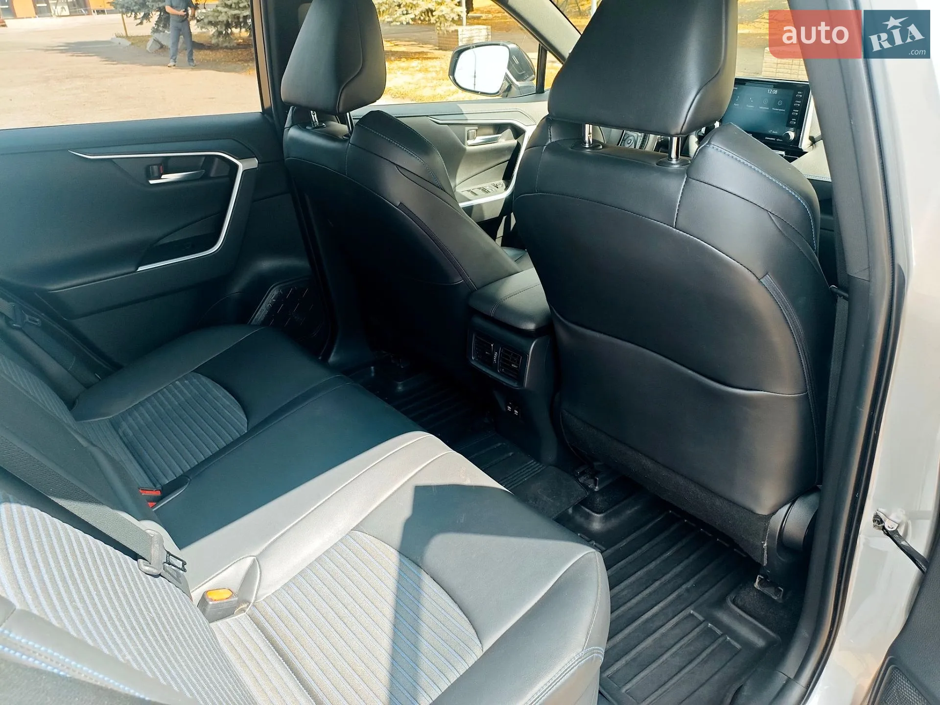 2019 Toyota RAV 4 - мініатюра 10
