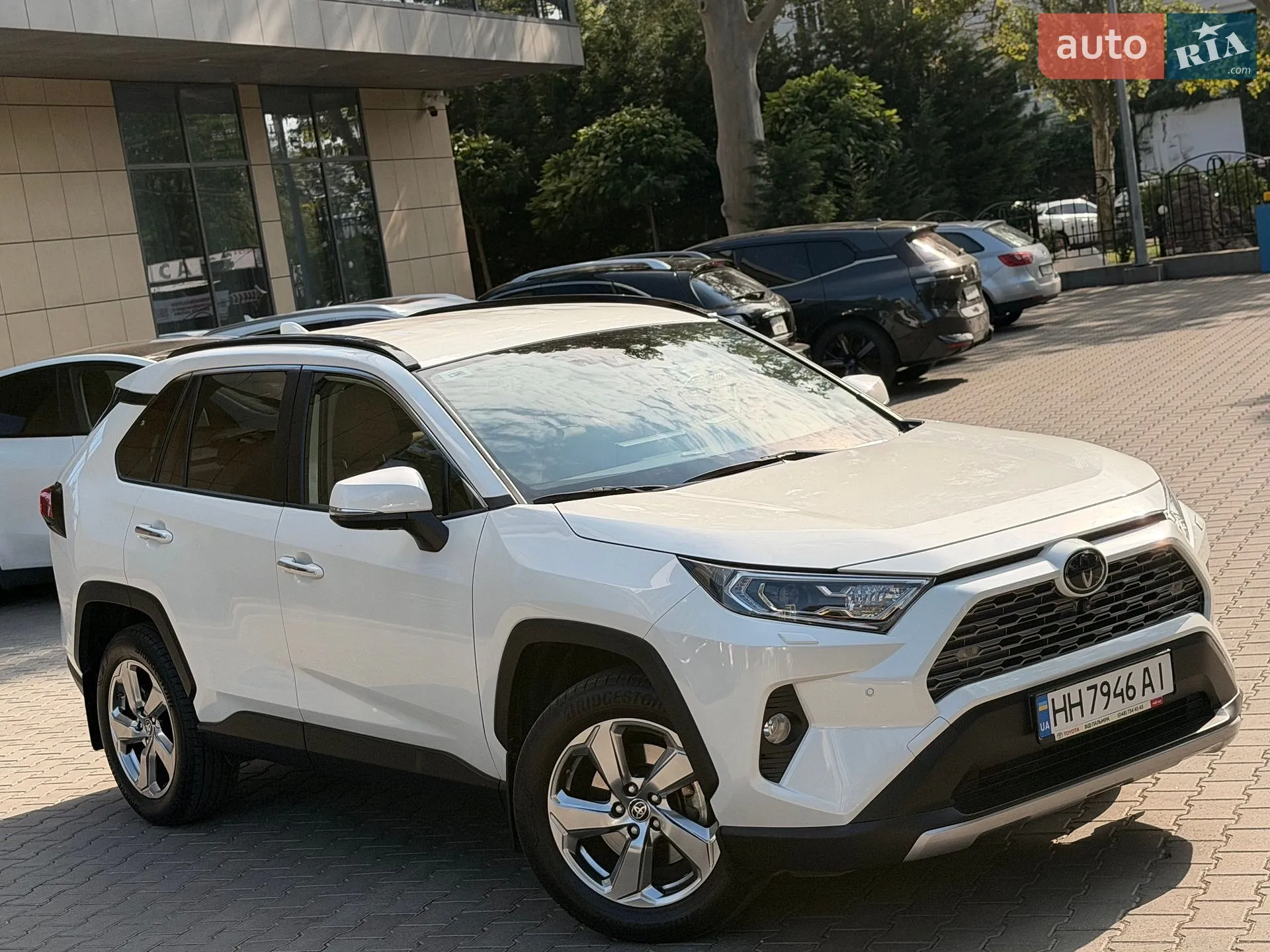 2020 Toyota RAV 4 - фото 1