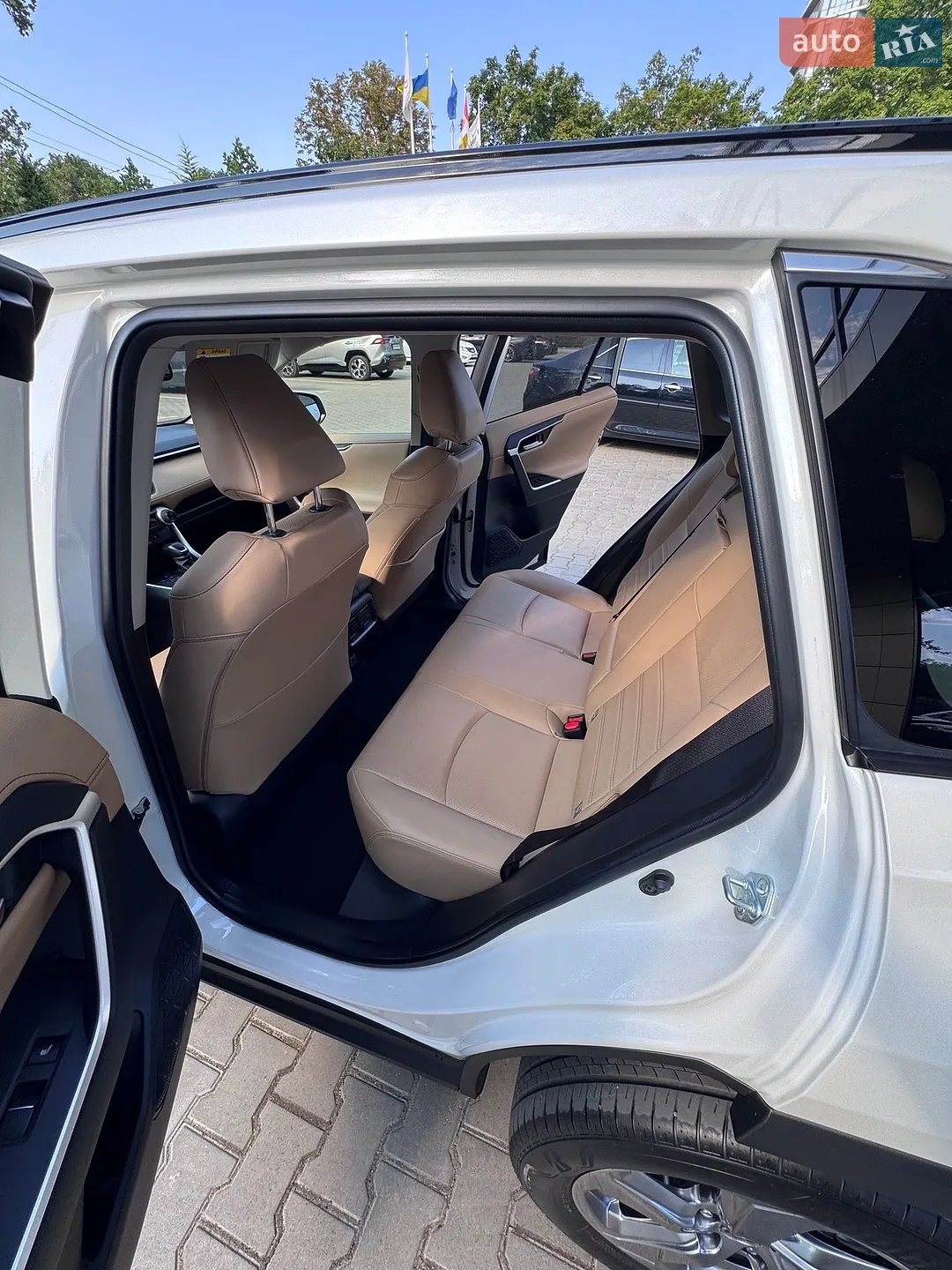 2020 Toyota RAV 4 - мініатюра 19