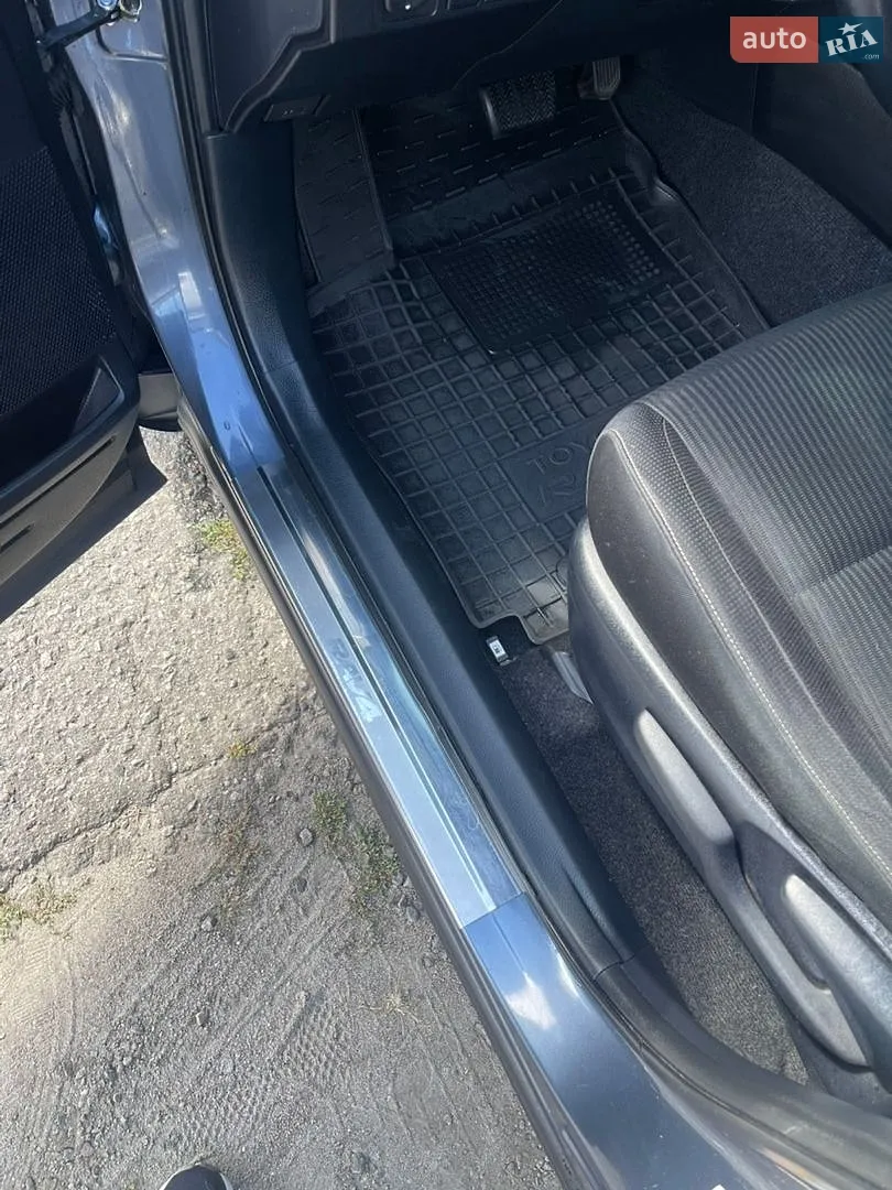 2014 Toyota RAV 4 - мініатюра 11