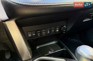 Внедорожник / Кроссовер Toyota RAV4 2017 в Шептицькому