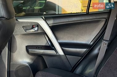 Внедорожник / Кроссовер Toyota RAV4 2017 в Шептицькому
