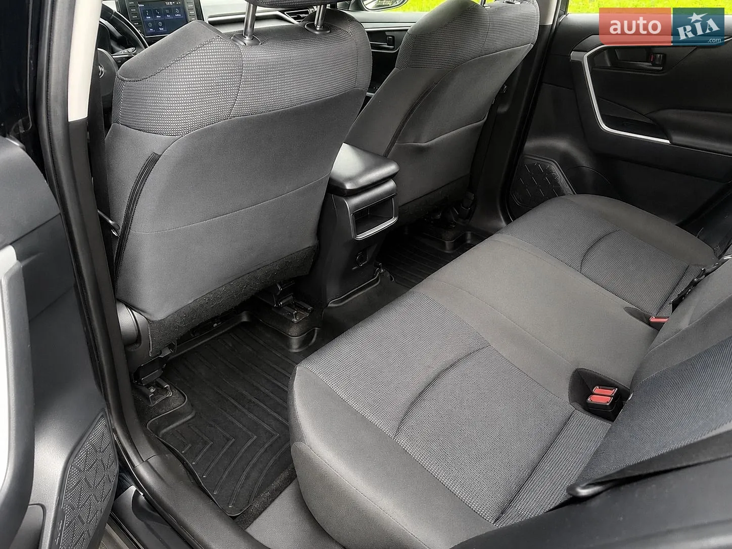2019 Toyota RAV 4 - мініатюра 11