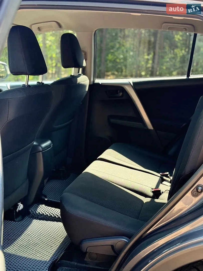 2016 Toyota RAV 4 - мініатюра 12
