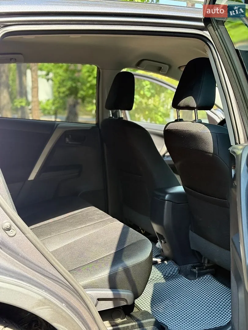 2016 Toyota RAV 4 - мініатюра 16