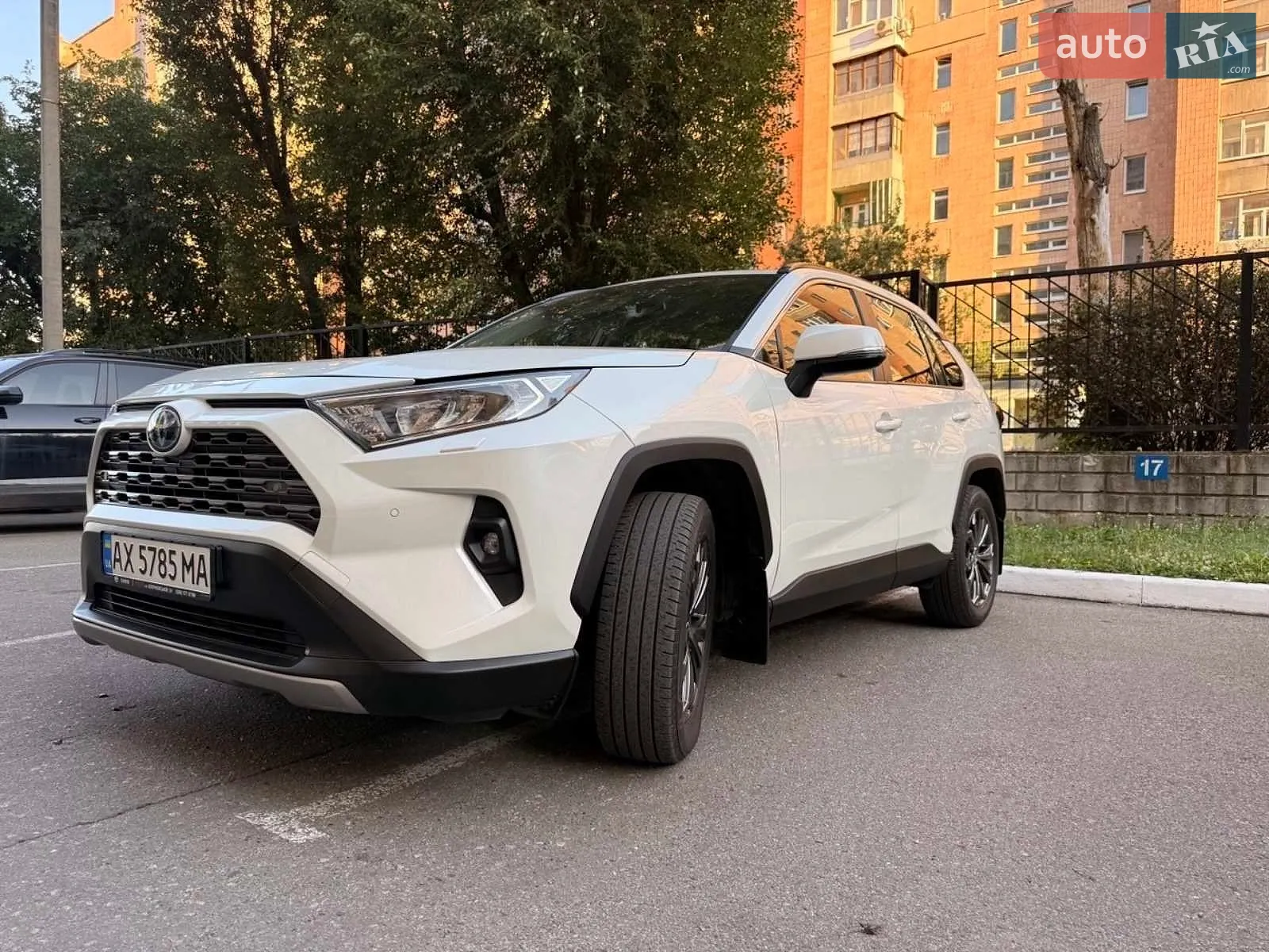 2022 Toyota RAV 4 - мініатюра 9