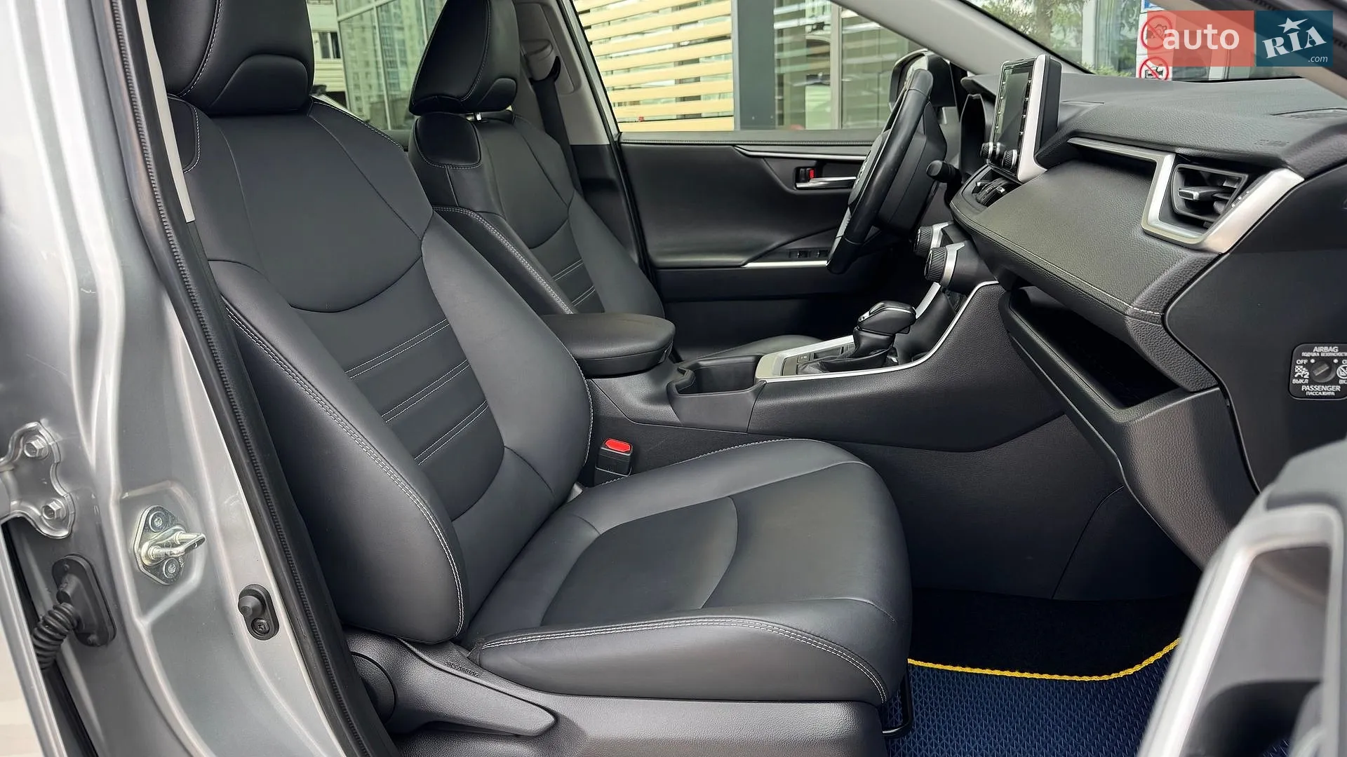 2022 Toyota RAV 4 - мініатюра 17