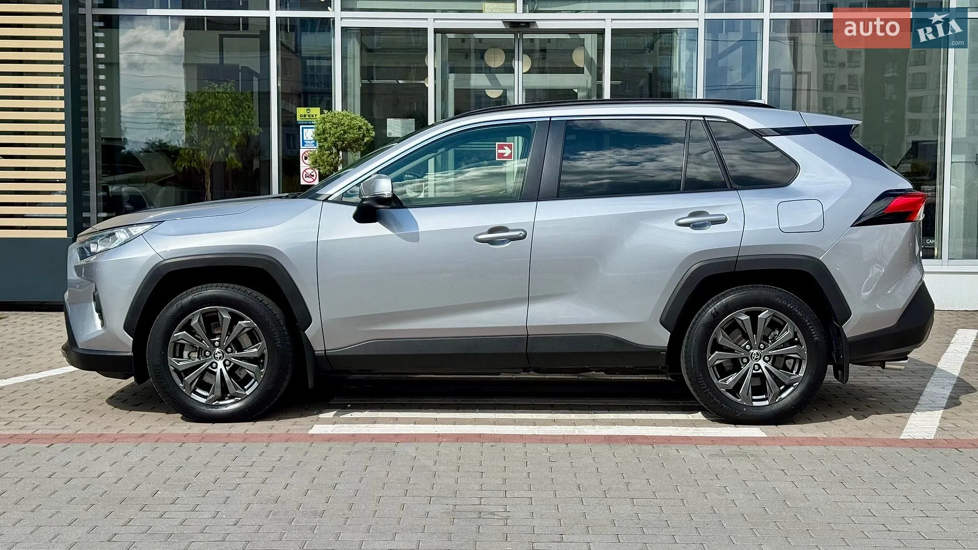 2022 Toyota RAV 4 - мініатюра 5
