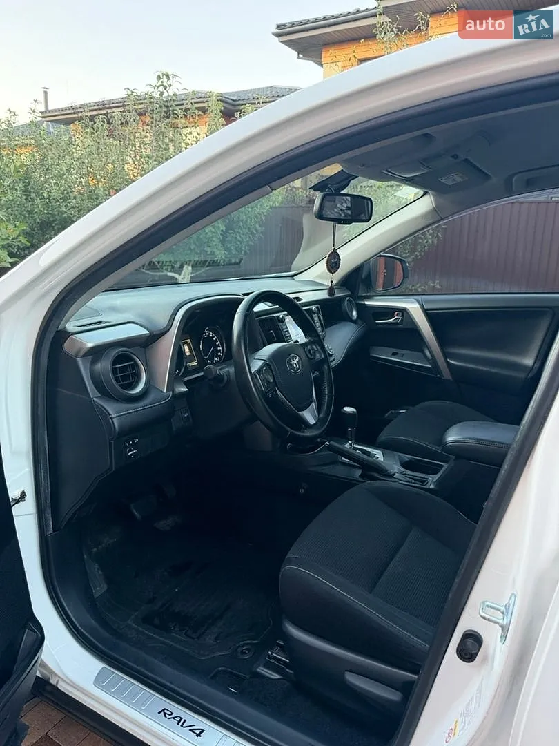 2017 Toyota RAV 4 - мініатюра 18