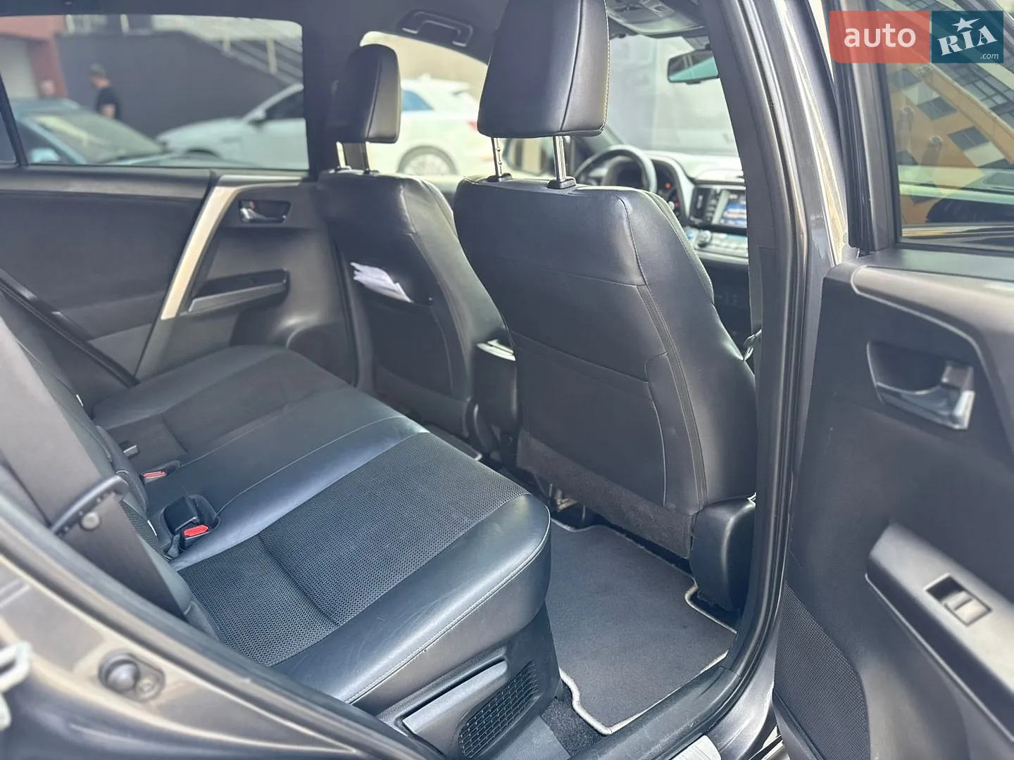2017 Toyota RAV 4 - мініатюра 10