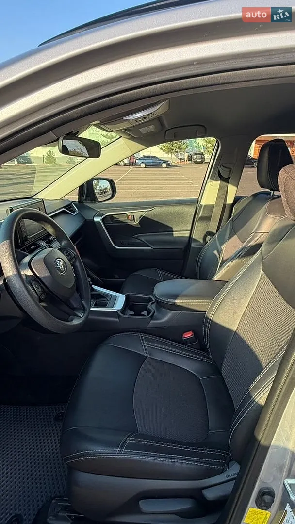 2019 Toyota RAV 4 - мініатюра 6