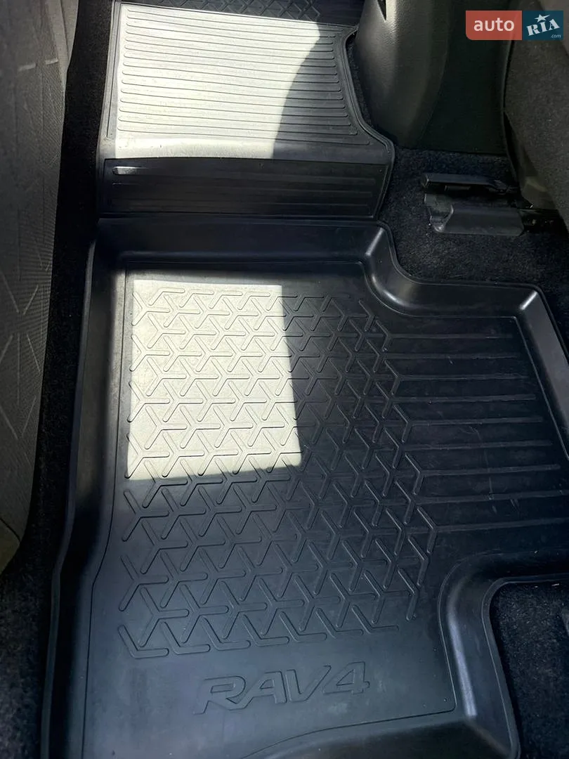 2021 Toyota RAV 4 - мініатюра 40