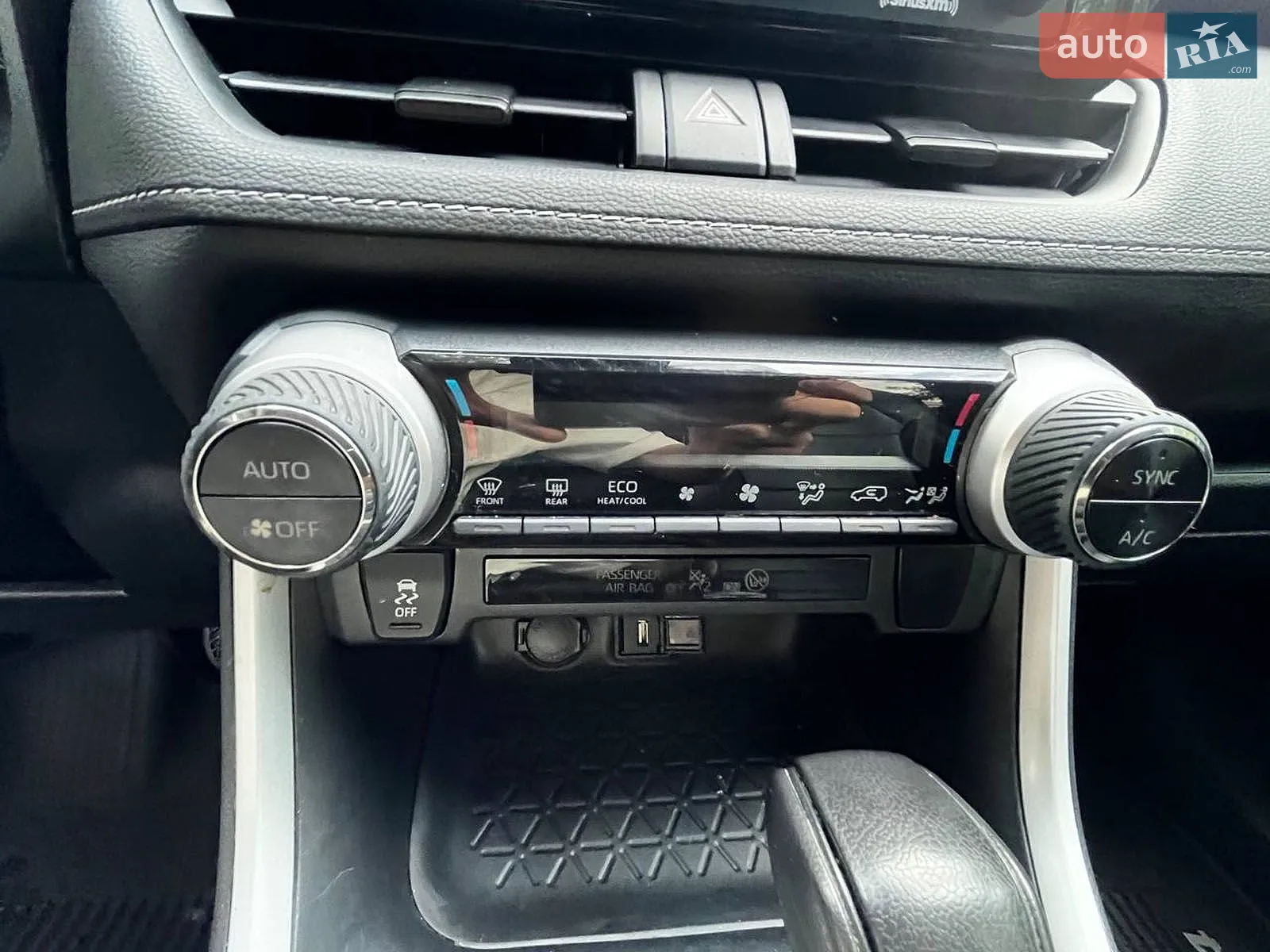 2020 Toyota RAV 4 - мініатюра 18