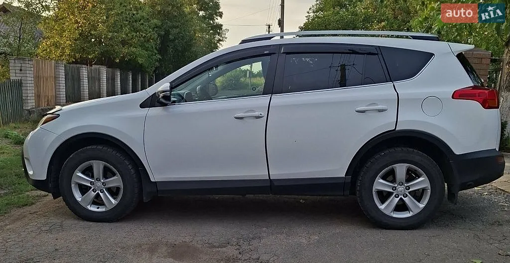 2013 Toyota RAV 4 - мініатюра 2