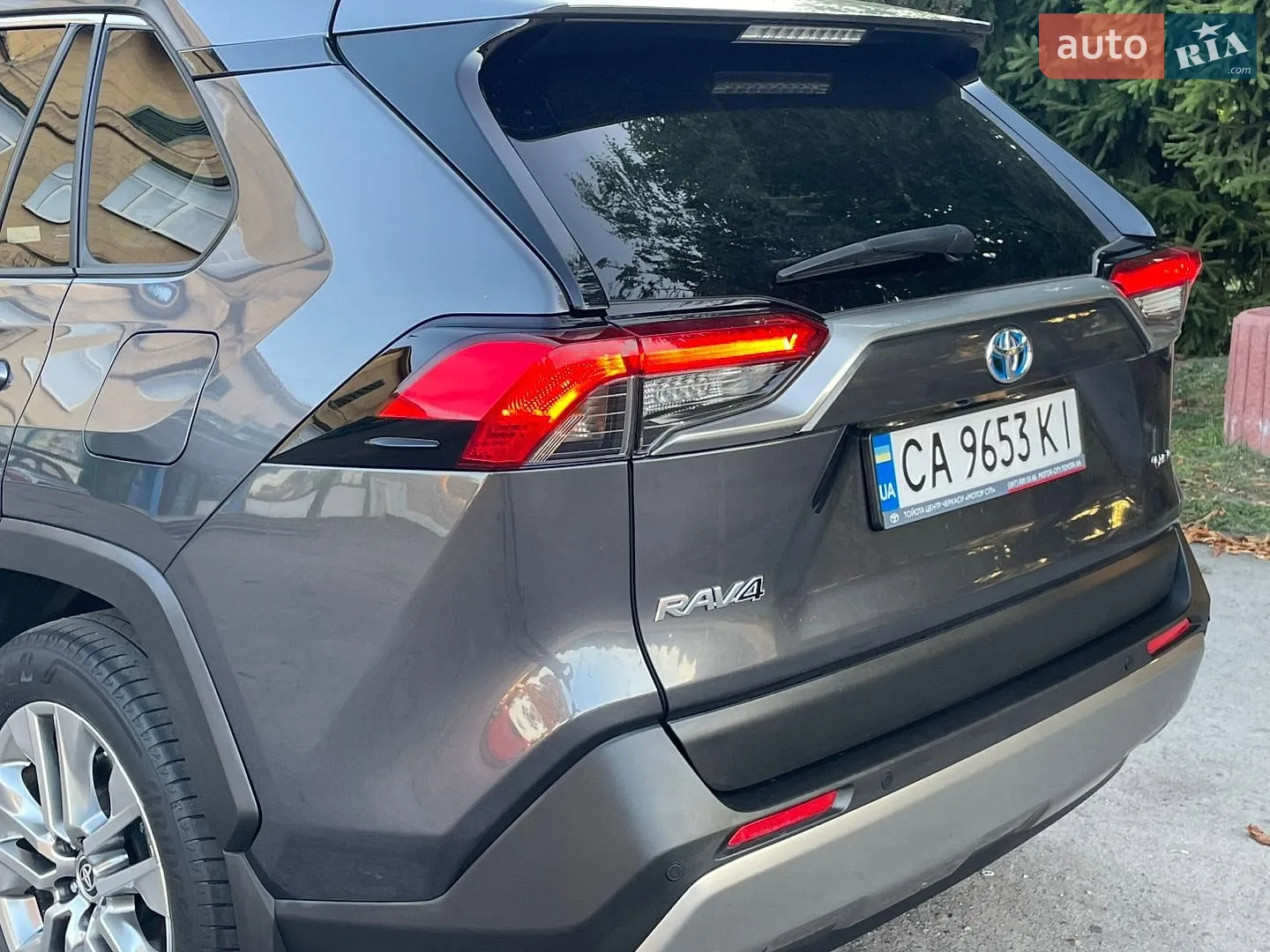 2025 Toyota RAV 4 - мініатюра 8