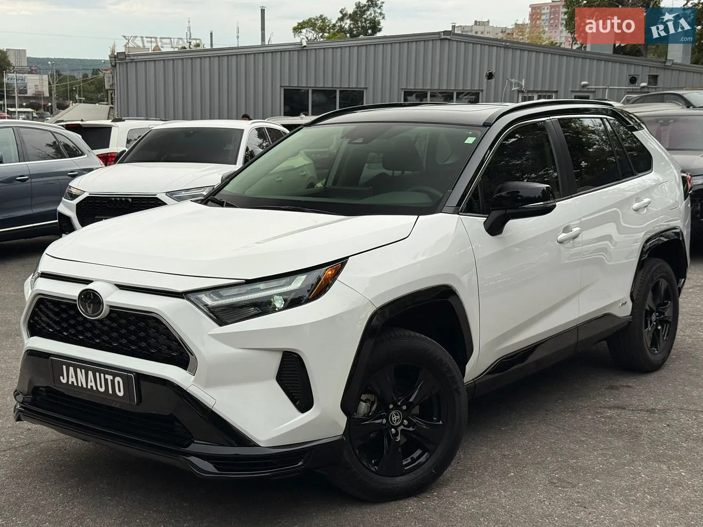2025 Toyota RAV 4 - фото 1