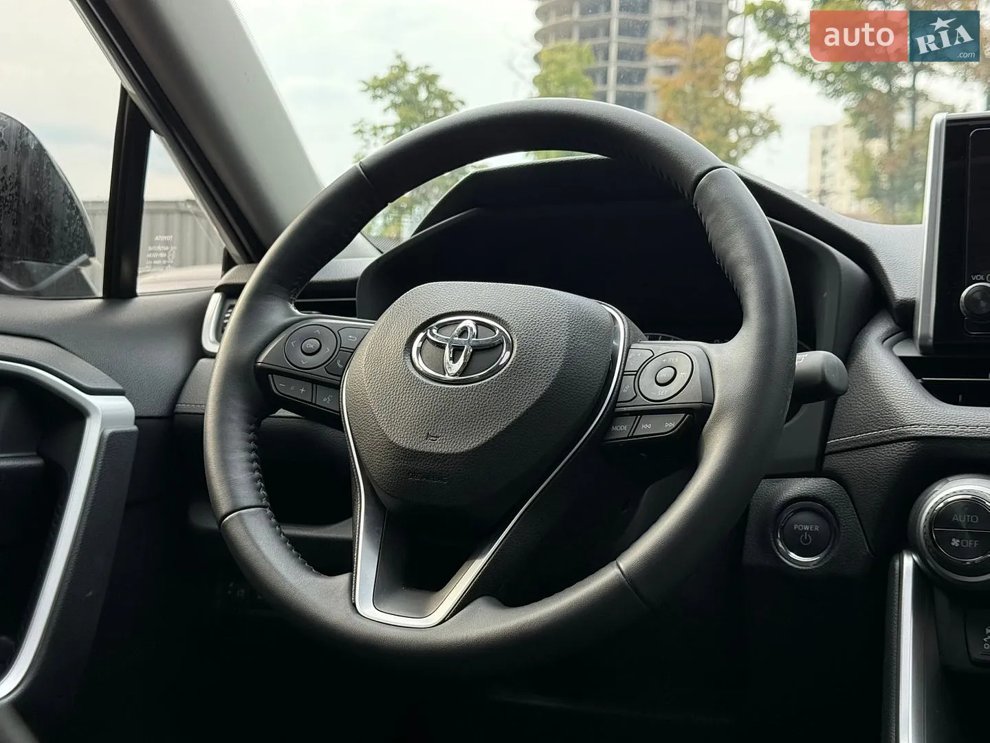 2025 Toyota RAV 4 - мініатюра 9