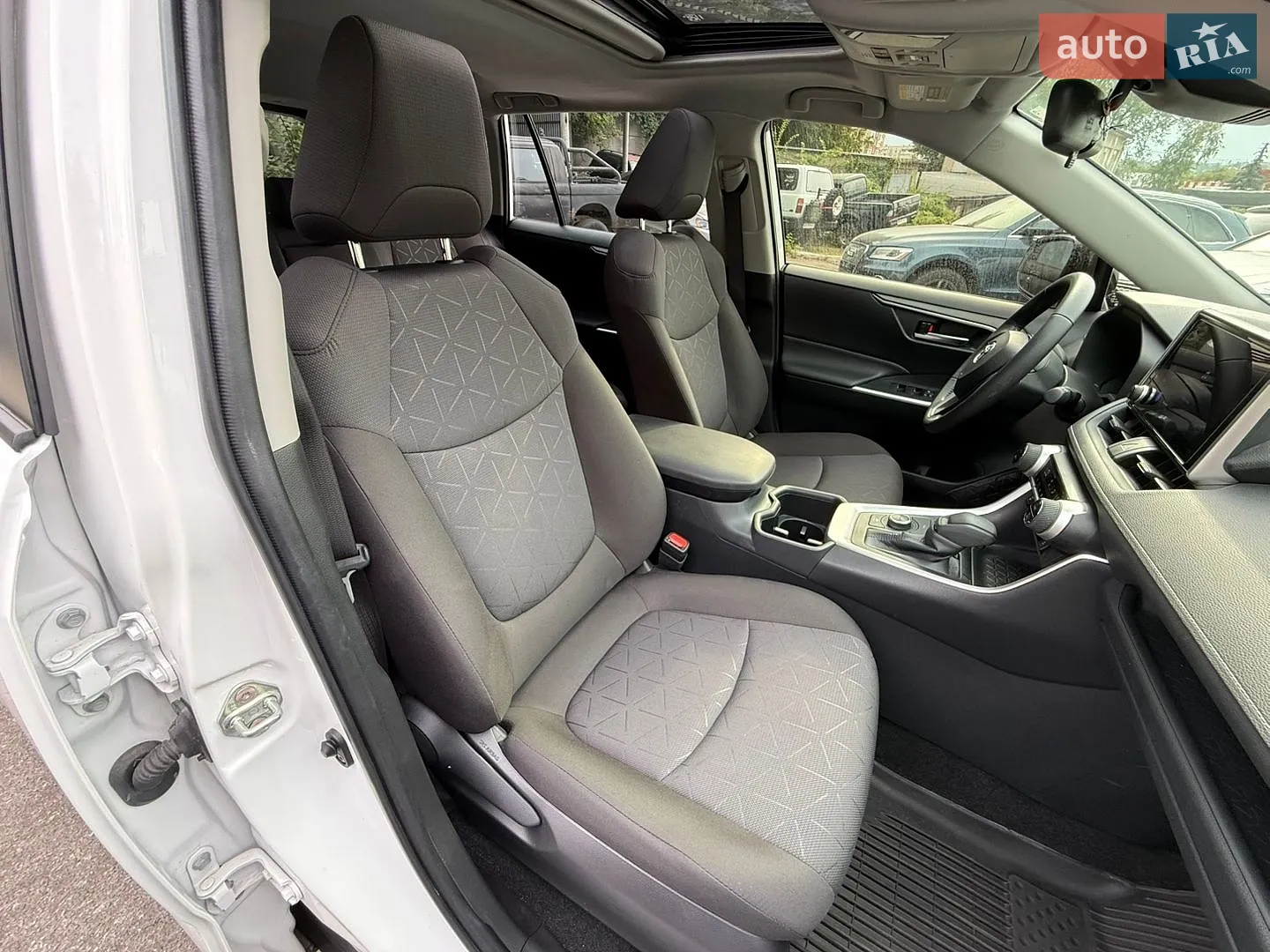 2025 Toyota RAV 4 - мініатюра 11