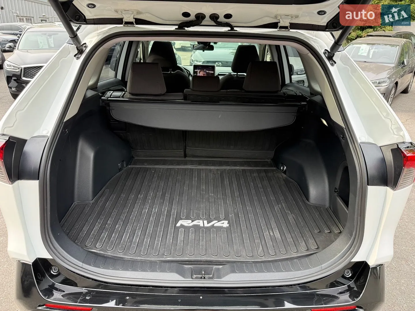 2025 Toyota RAV 4 - мініатюра 19