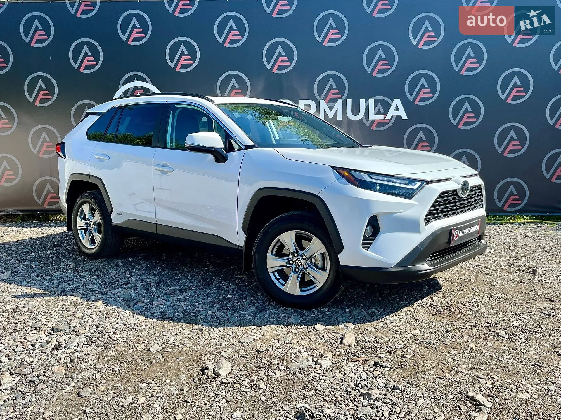 2025 Toyota RAV 4 - фото 1