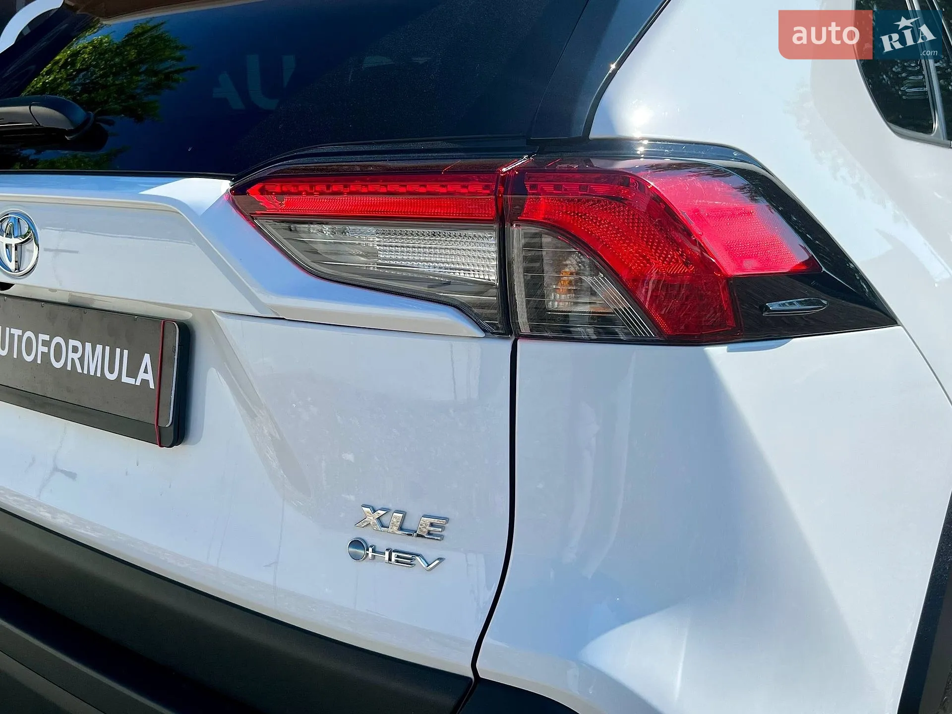 2025 Toyota RAV 4 - мініатюра 8