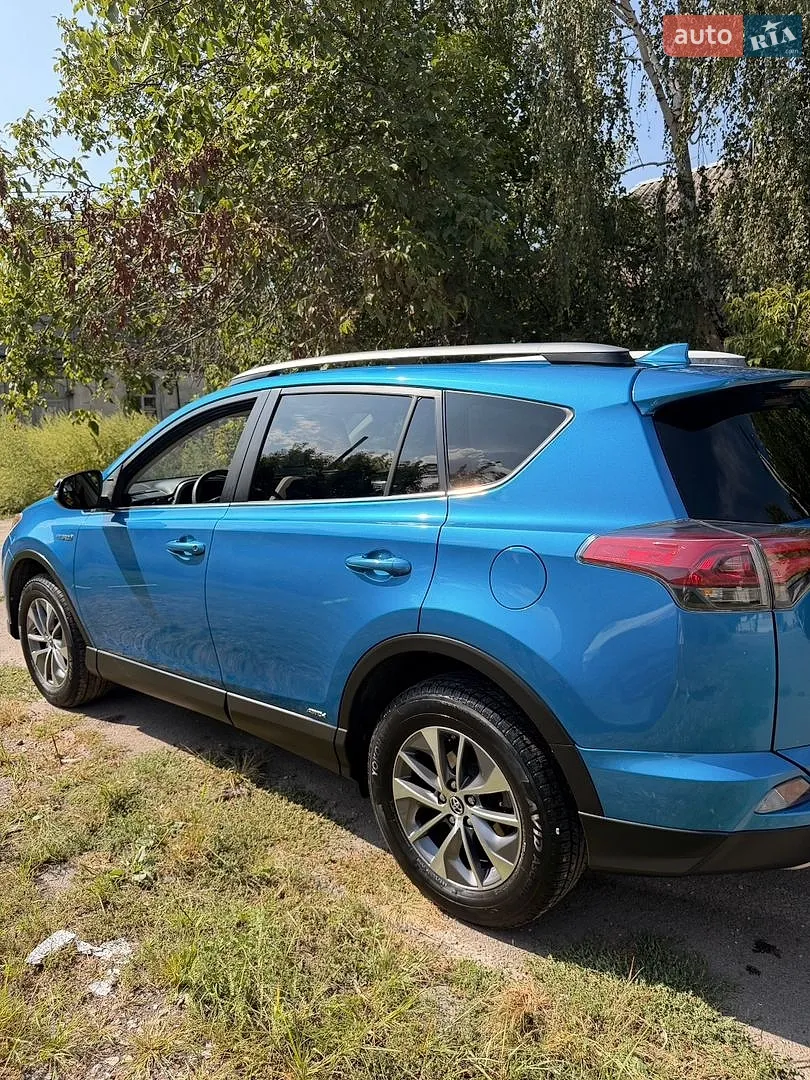 2018 Toyota RAV 4 - фото 1