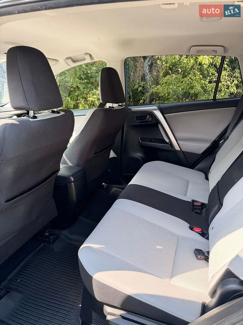 2018 Toyota RAV 4 - мініатюра 9