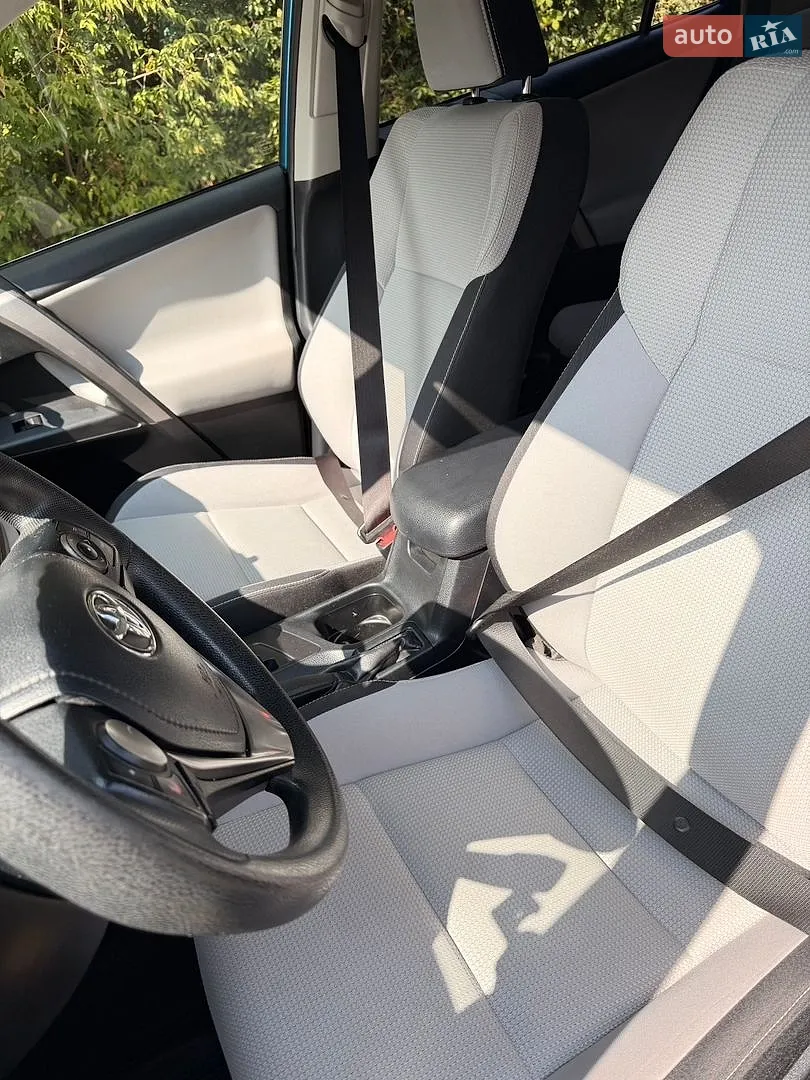 2018 Toyota RAV 4 - мініатюра 12