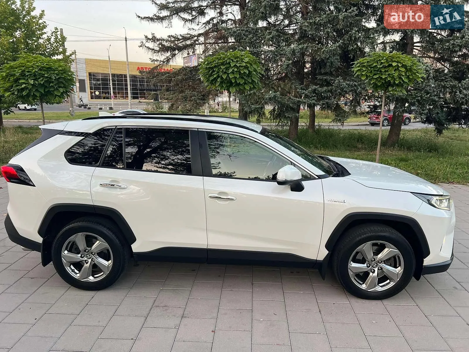 2020 Toyota RAV 4 - мініатюра 16