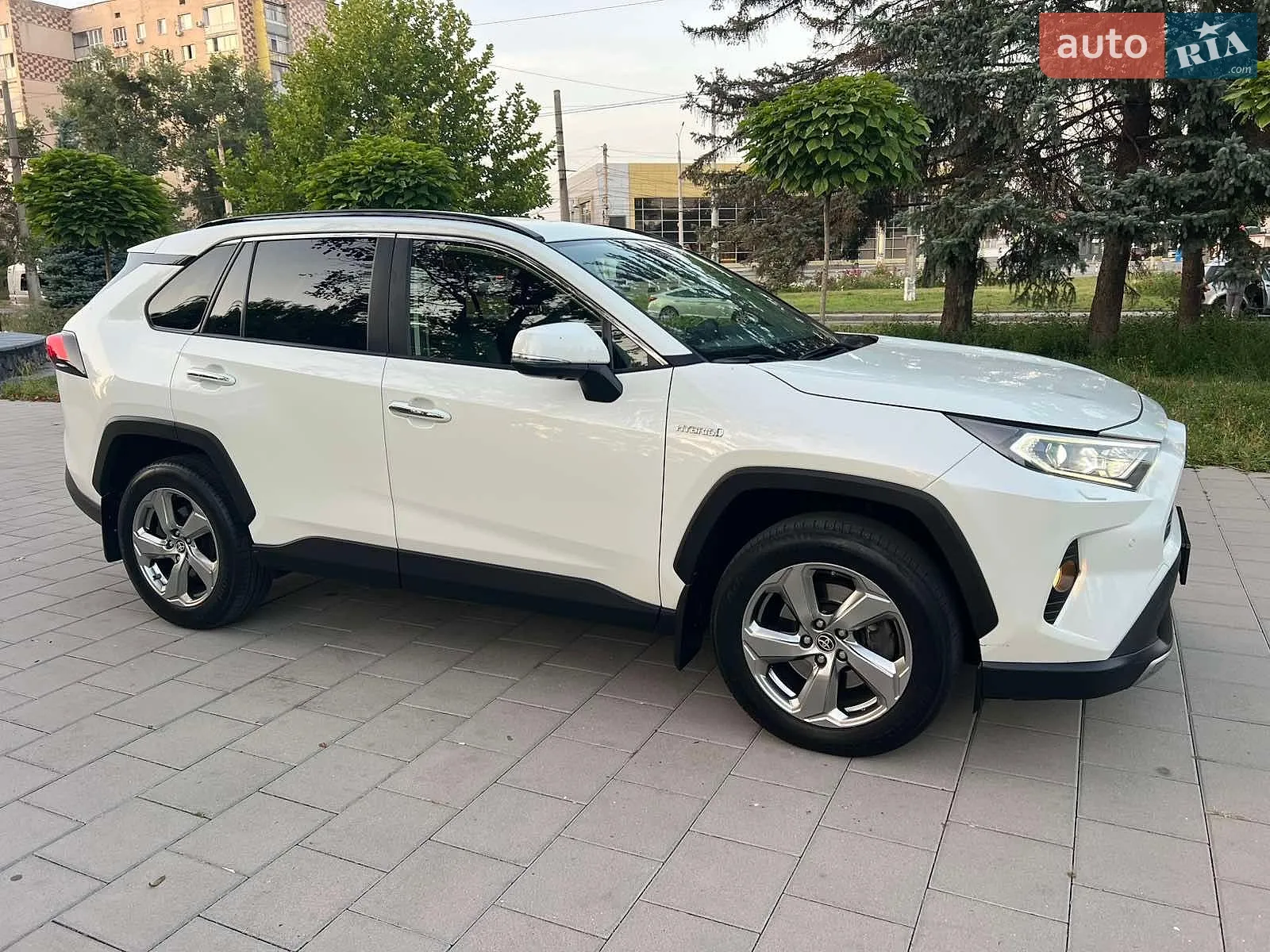 2020 Toyota RAV 4 - мініатюра 21