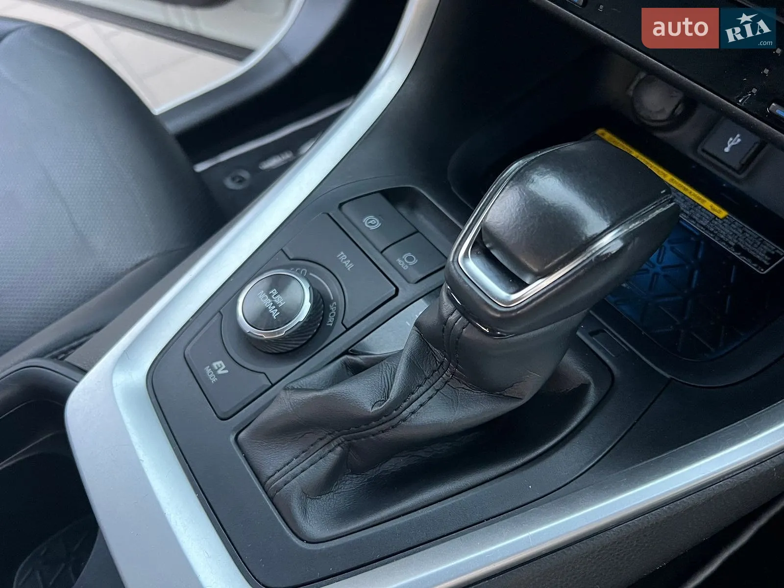 2020 Toyota RAV 4 - мініатюра 69