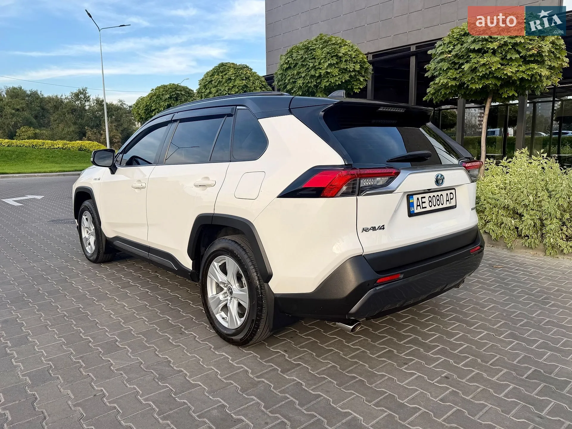 2021 Toyota RAV 4 - мініатюра 8