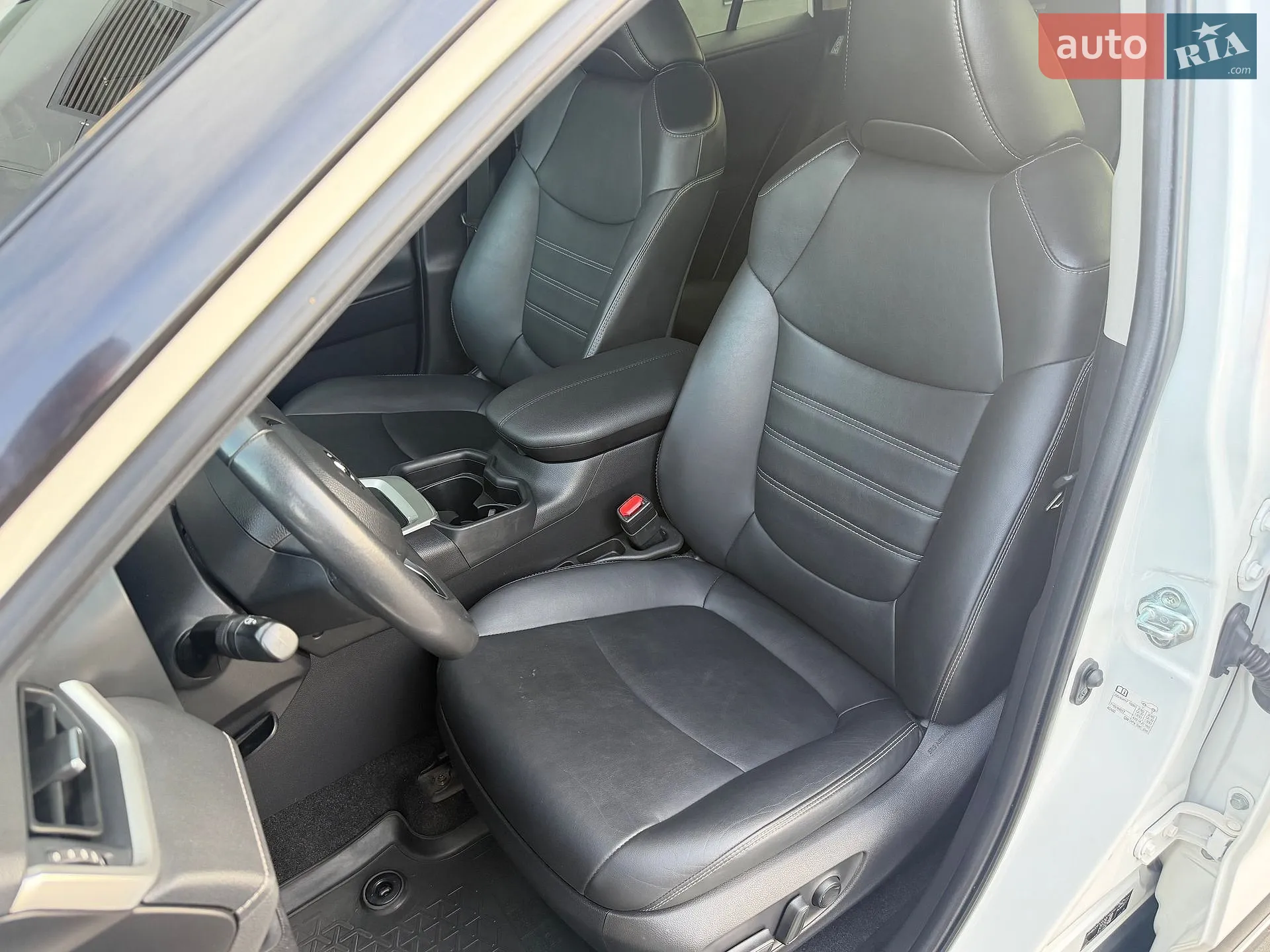 2021 Toyota RAV 4 - мініатюра 17