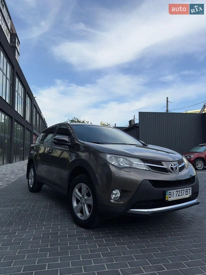 2013 Toyota RAV 4 - фото 1