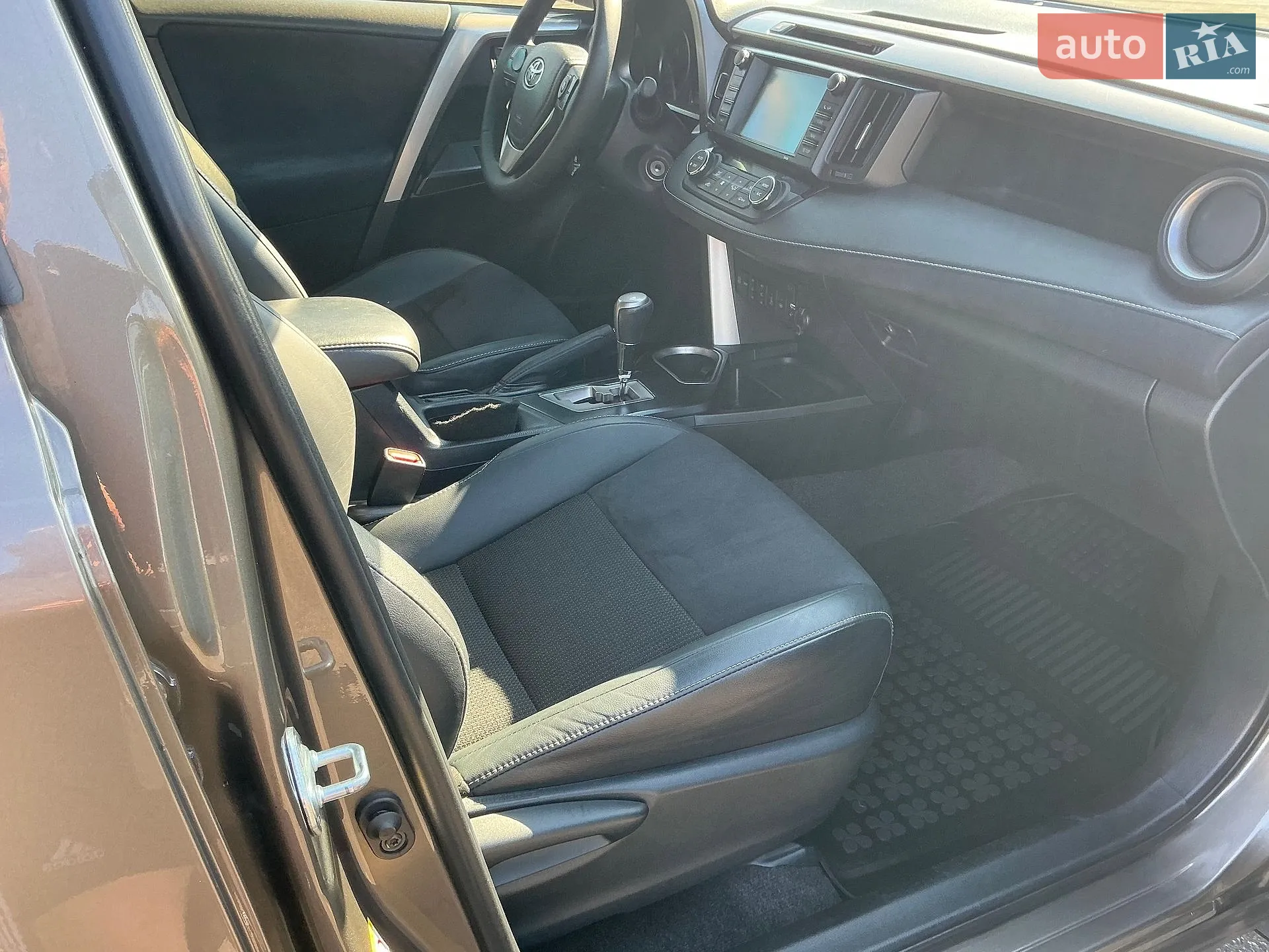 2016 Toyota RAV 4 - мініатюра 16