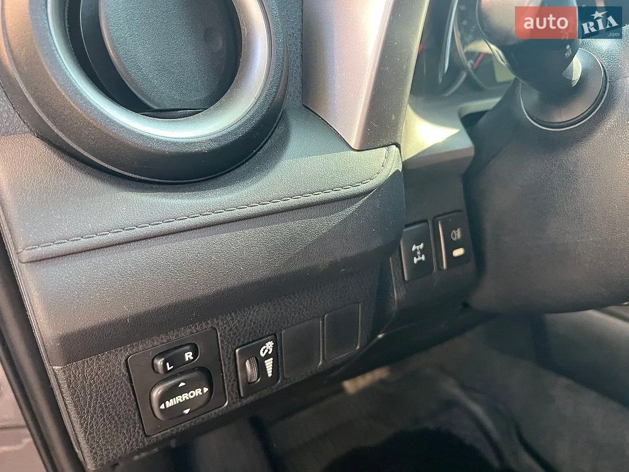 2016 Toyota RAV 4 - мініатюра 16