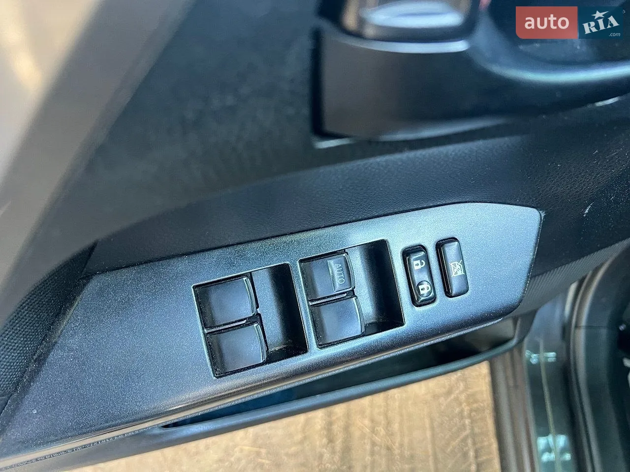 2016 Toyota RAV 4 - мініатюра 26