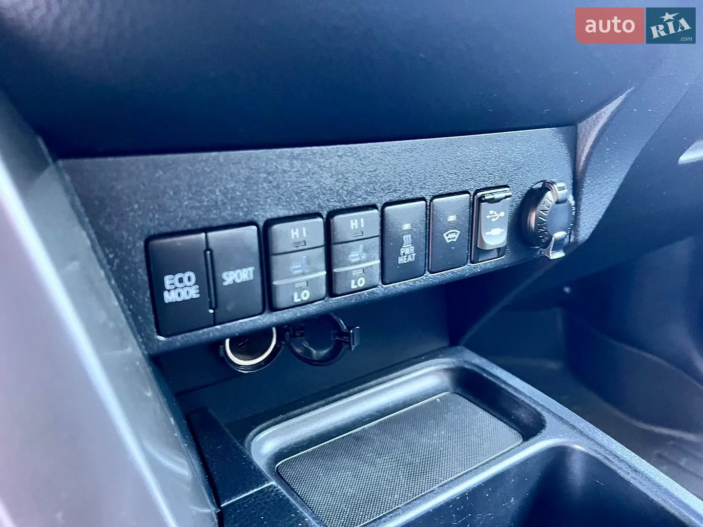 2016 Toyota RAV 4 - мініатюра 12