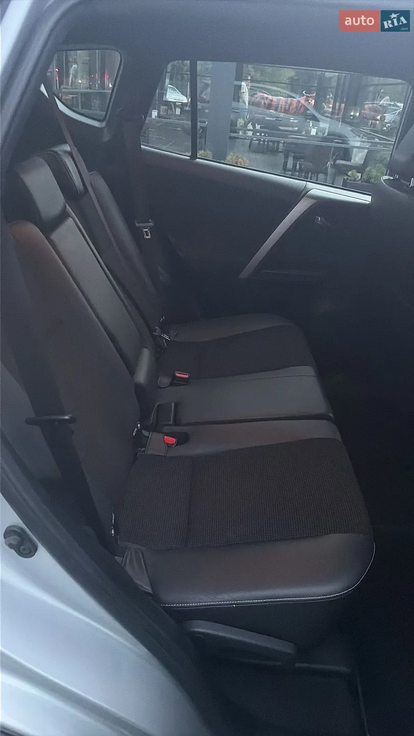 2016 Toyota RAV 4 - мініатюра 17
