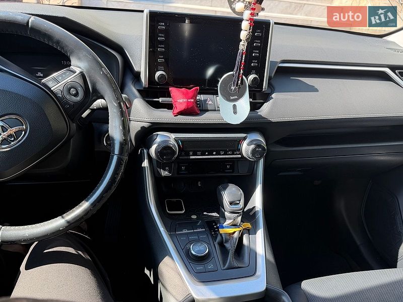 Позашляховик / Кросовер Toyota RAV4 2019 в Кам'янець-Подільському