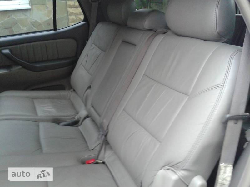 Внедорожник / Кроссовер Toyota Sequoia 2004 в Днепре