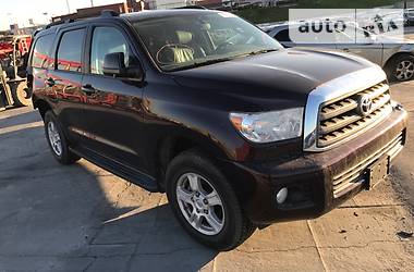 Внедорожник / Кроссовер Toyota Sequoia 2012 в Киеве